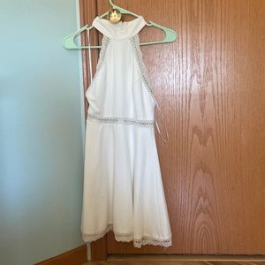Lulu’s white dress